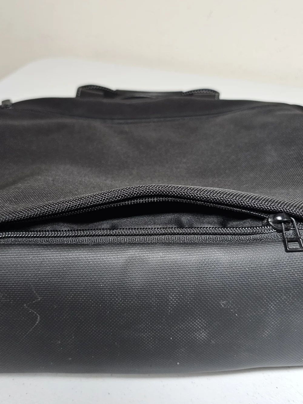 Tumi Tech Ballistic Nylon Computer Travel Messenger Shoulder Bag Black 57117D
